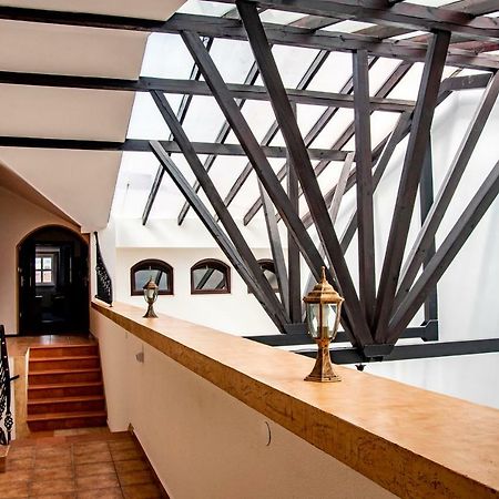 Gosciniec Asticus Bed & Breakfast ยาโรสวาฟ ภายนอก รูปภาพ