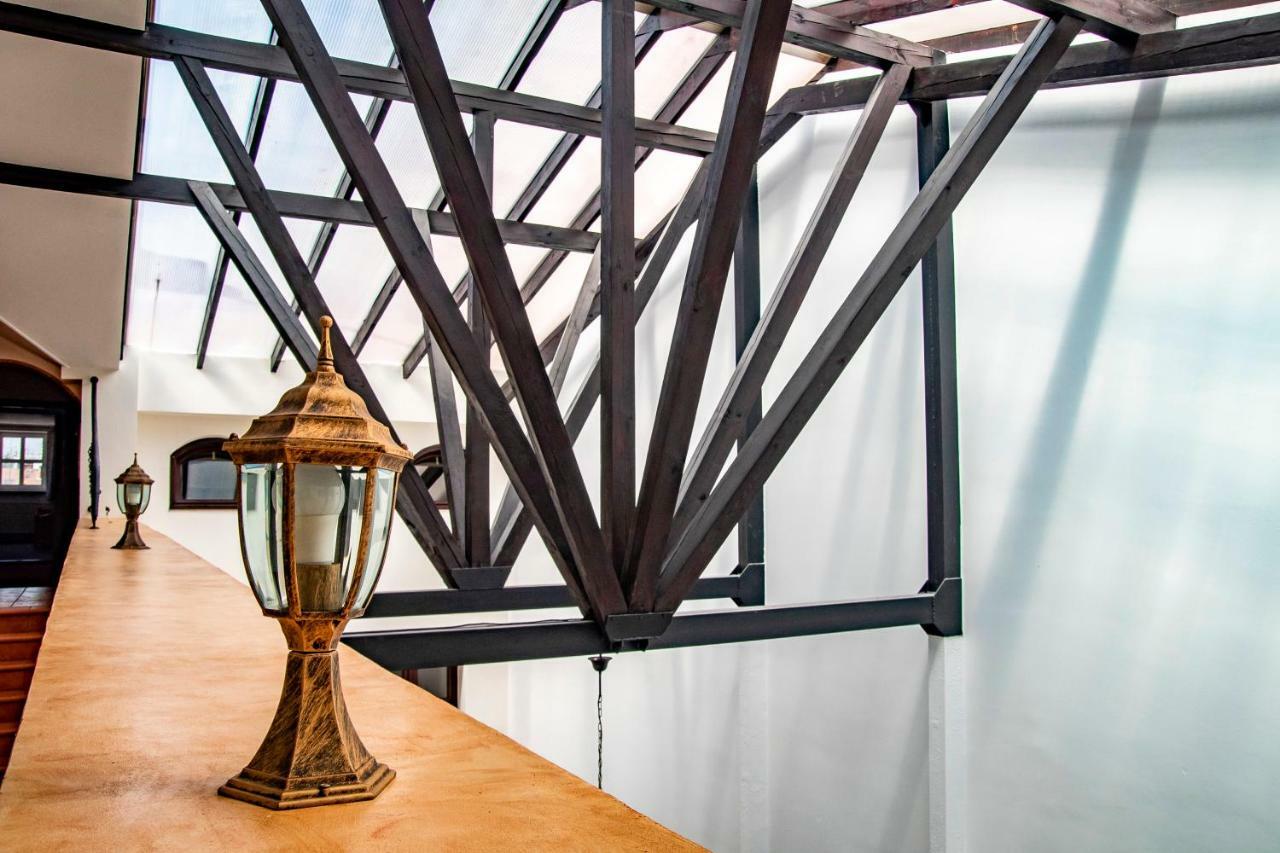 Gosciniec Asticus Bed & Breakfast ยาโรสวาฟ ภายนอก รูปภาพ